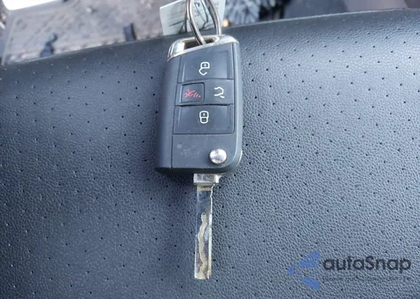 2020 Volkswagen Tiguan 2.0T Se/2.0T Se R-Line Black/2.0T Sel z USA, uszkodzony, nr VIN 3VV2B7AX8LM160329